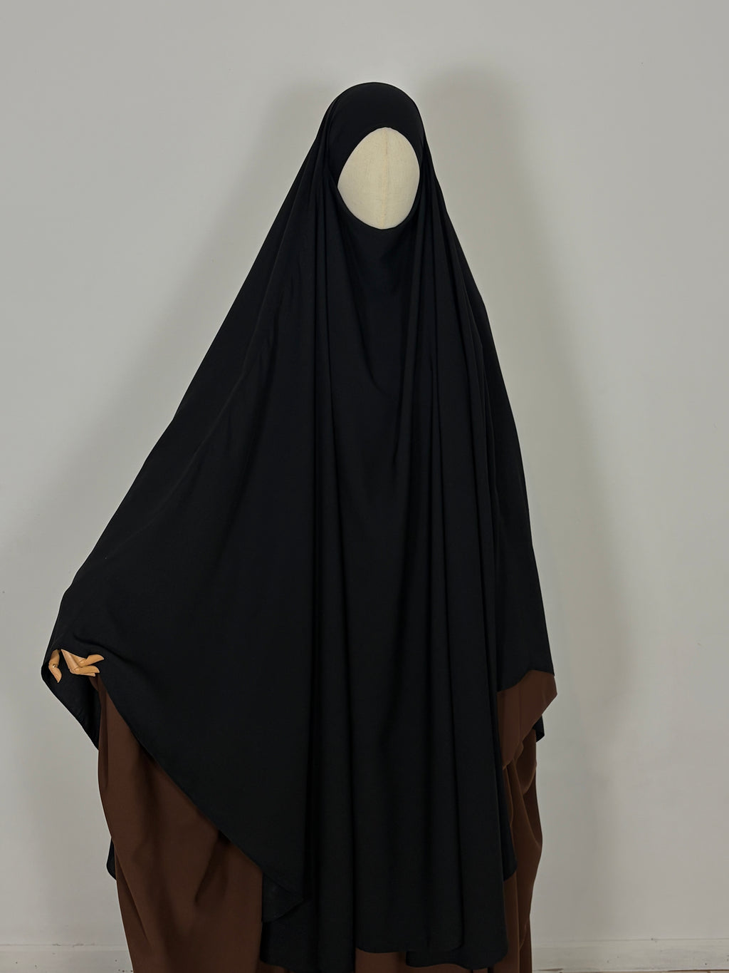 Black khimar