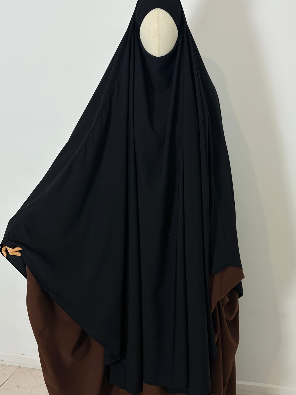 Black khimar