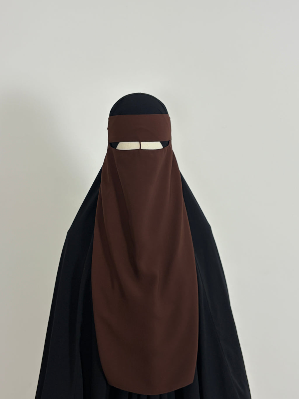 Brown nose string niqab