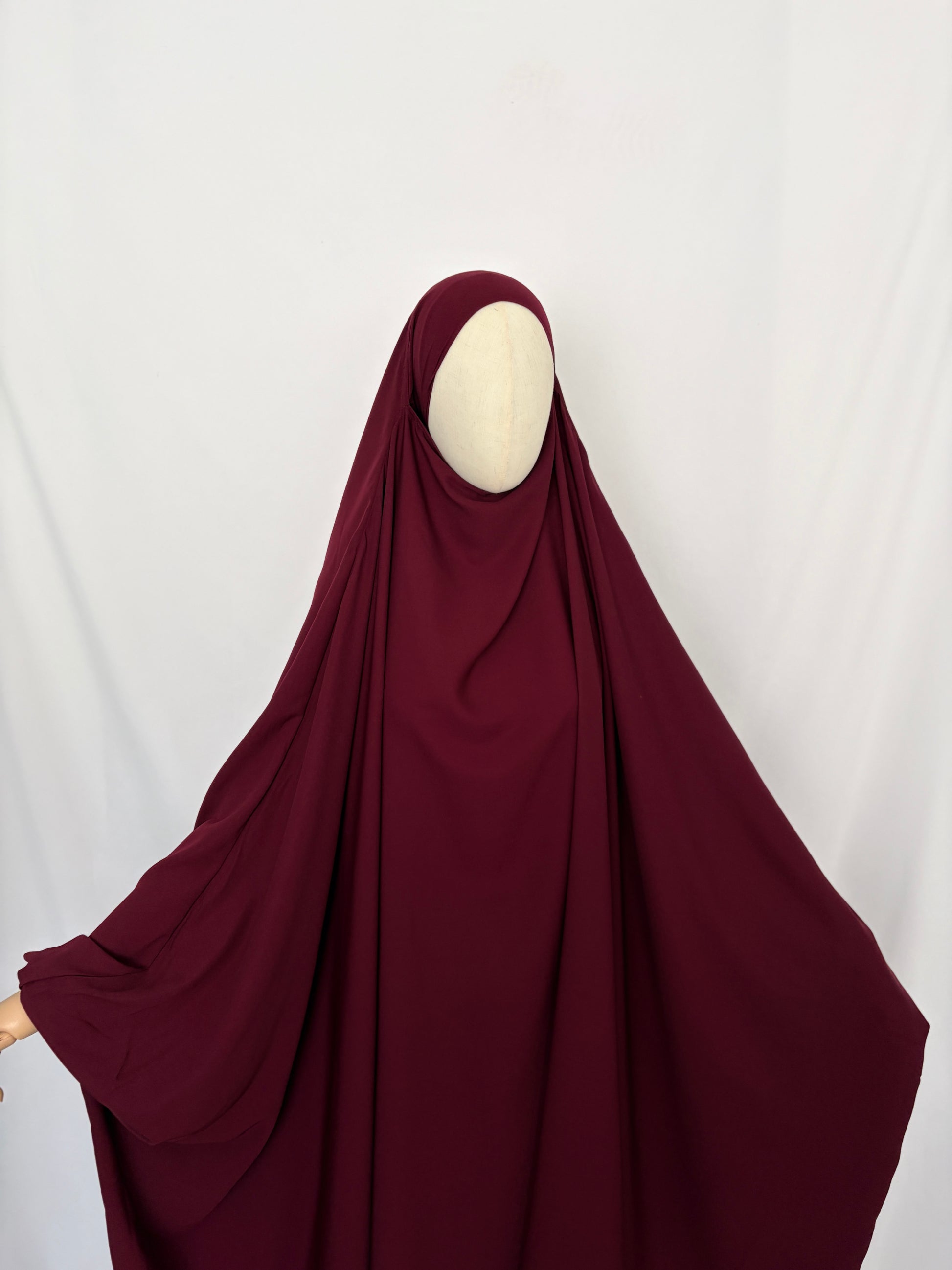 Anisa burgundy jilbab